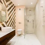 Old Town Halicka Street By Nearto Appartement